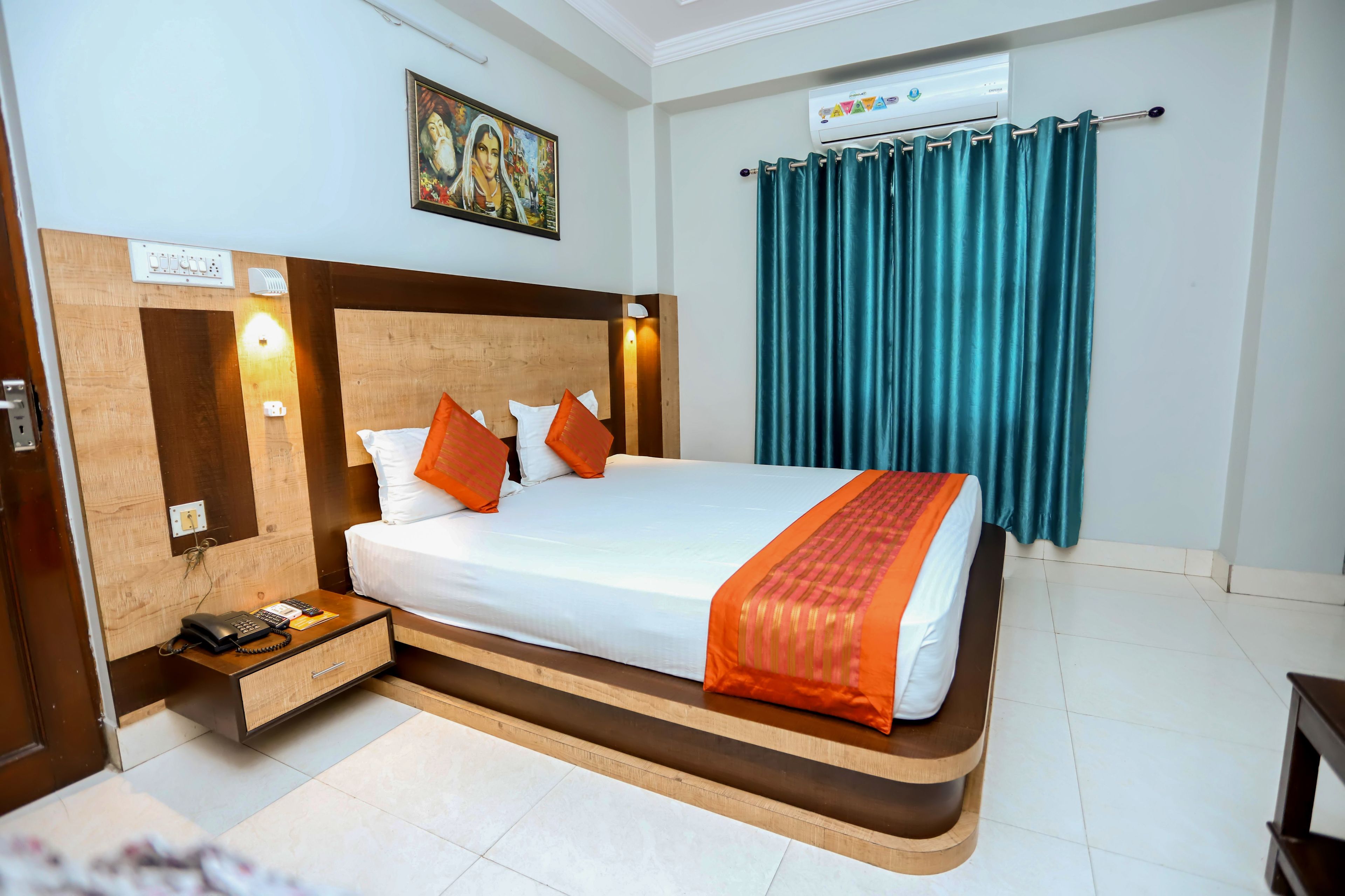 华丽客房 | 办公桌、免费 WiFi、轮椅无障碍