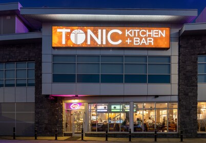 Hotel Clique Calgary Airport