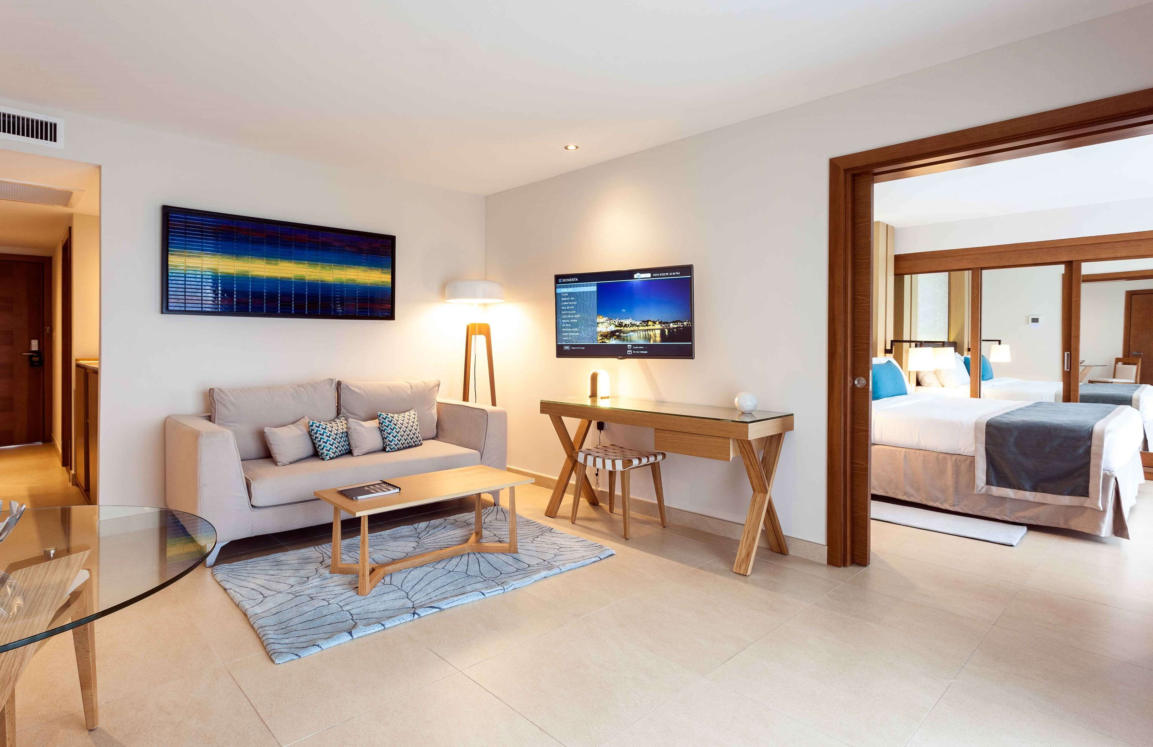 Suite, 1 King Bed, Ocean View (Deluxe One Bedroom Suite) | Premium bedding, free minibar, in-room safe, desk