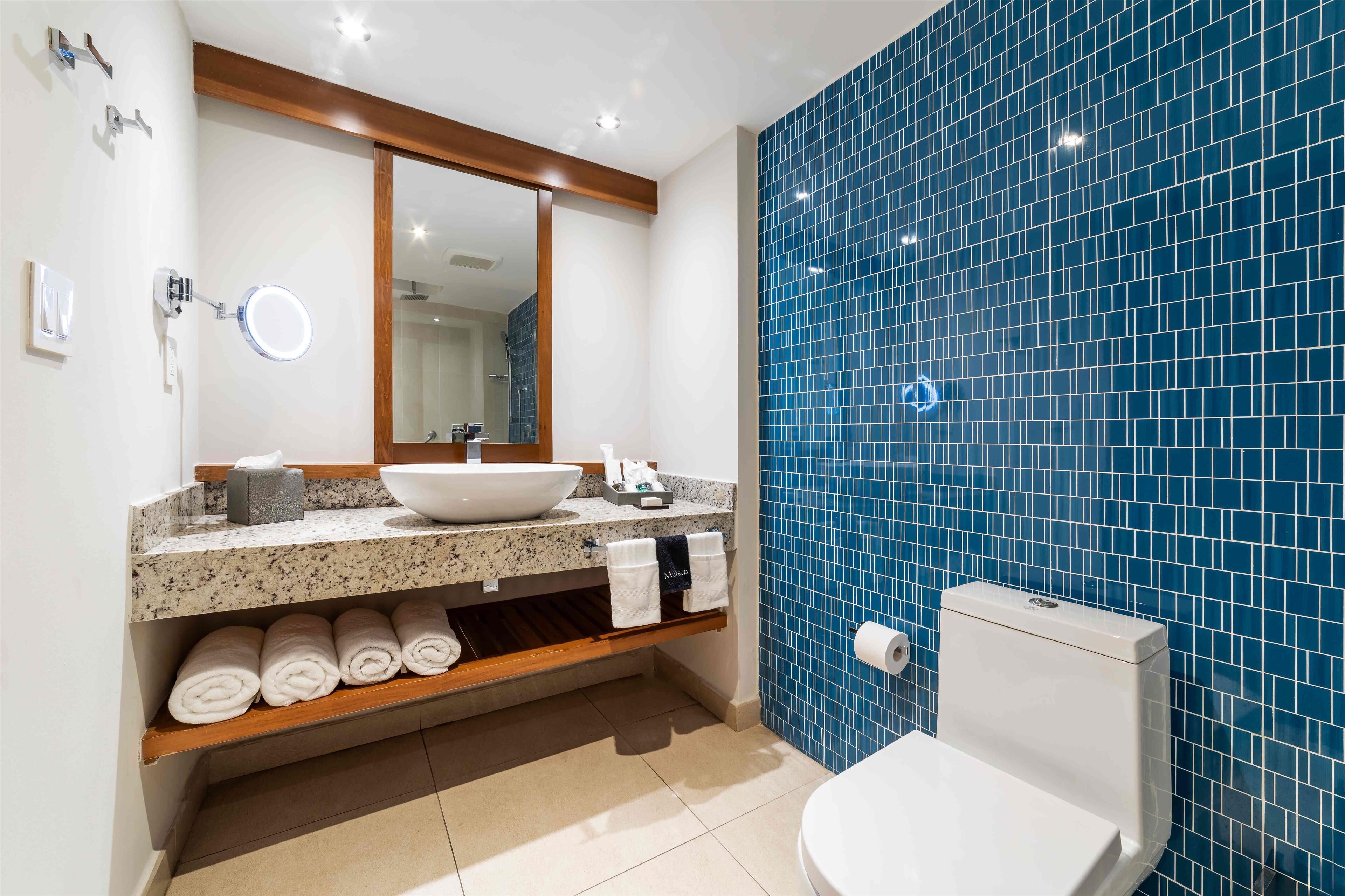 Suite, 1 King Bed, Ocean View (Junior Suite King) | Bathroom | Designer toiletries, hair dryer, bathrobes, slippers
