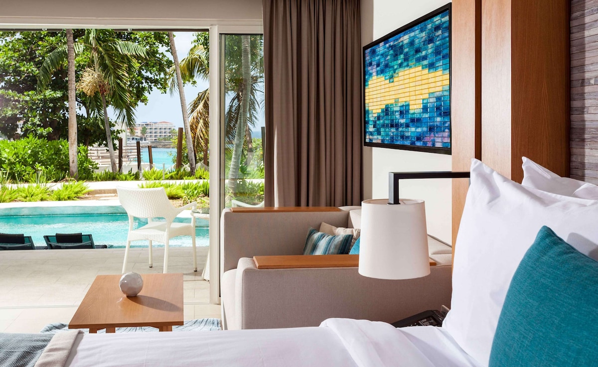 Suite, 1 King Bed, Pool View (Swim-Out Junior Suite) | Premium bedding, free minibar, in-room safe, desk - Sonesta Ocean Point All Inclusive, Adults Only Resort (Lowlands)