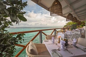 3 restaurants, spécialités Cuisine méditerranéenne