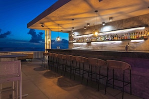 6 bars/lounges, rooftop bar, lobby lounge - Sonesta Ocean Point All Inclusive, Adults Only Resort (Lowlands)