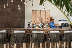 6 bars/lounges, rooftop bar, lobby lounge - Sonesta Ocean Point All Inclusive, Adults Only Resort (Lowlands)