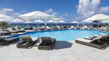 3 outdoor pools, free pool cabanas, pool umbrellas