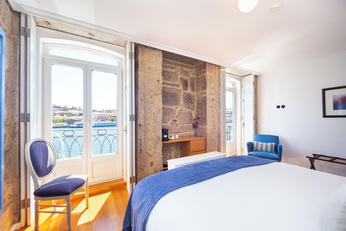 Camera Superior, vista fiume | Biancheria da letto di alta qualità, copriletto in piuma, minibar