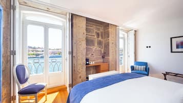 Camera Superior, vista fiume | Biancheria da letto di alta qualità, copriletto in piuma, minibar