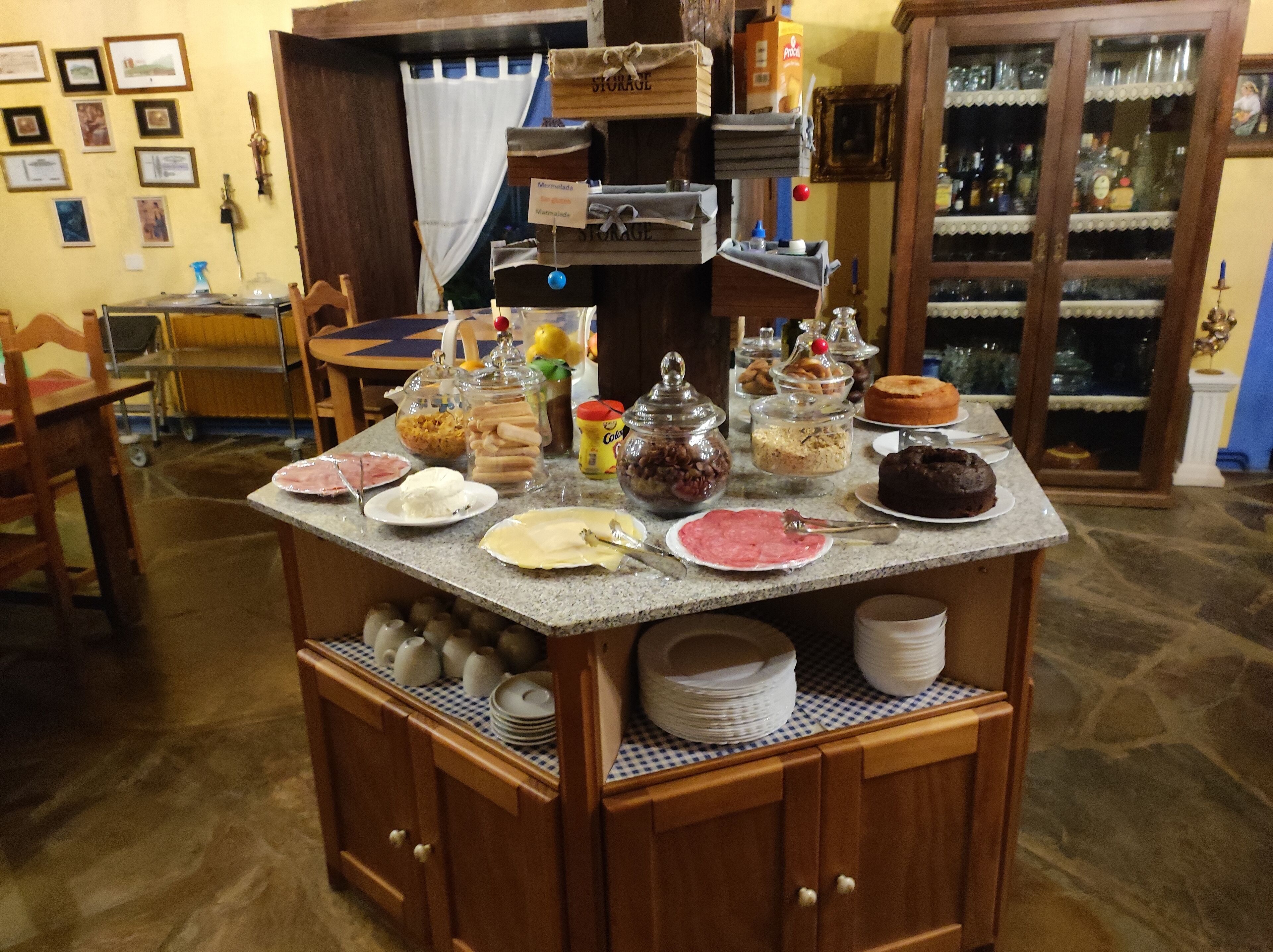 daily self-service breakfast (eur 10 per person)