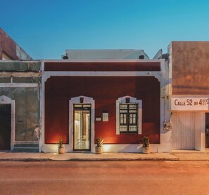 Front of property – evening/night - Casa Italia Luxury Guest House - Adults Only (Mérida)