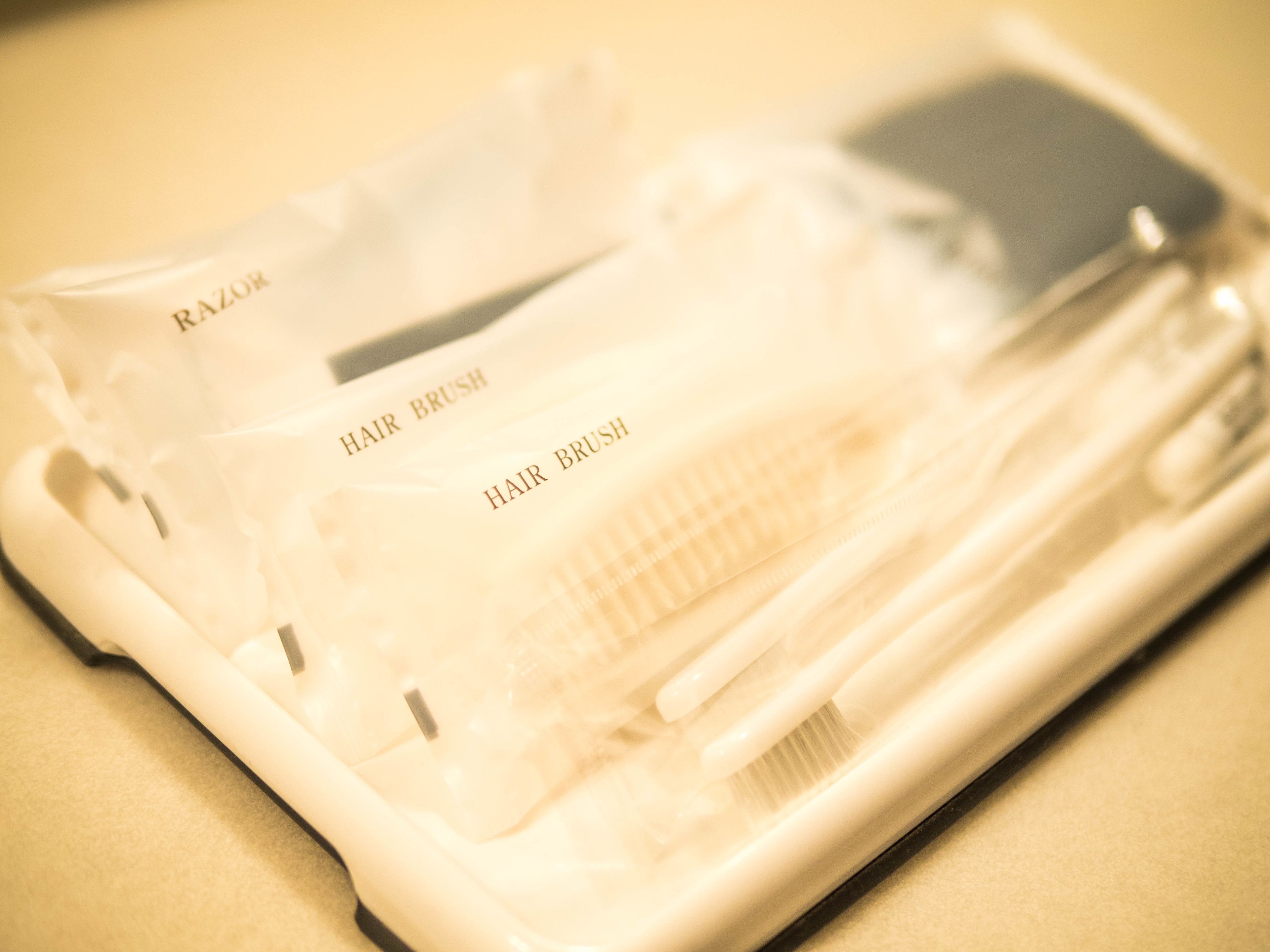 combined shower/bathtub, hair dryer, electronic bidet, towels