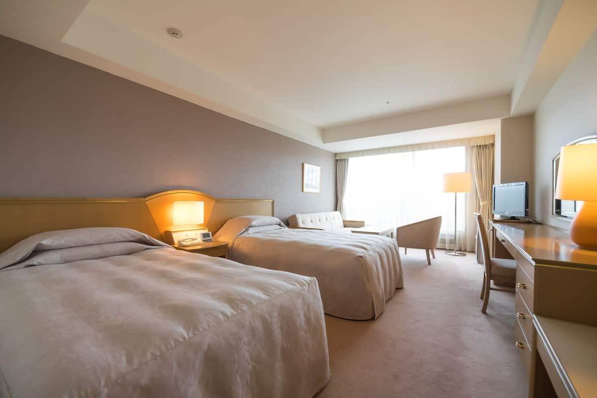 deluxe twin room | 1 bedroom, desk, iron/ironing board, free wifi