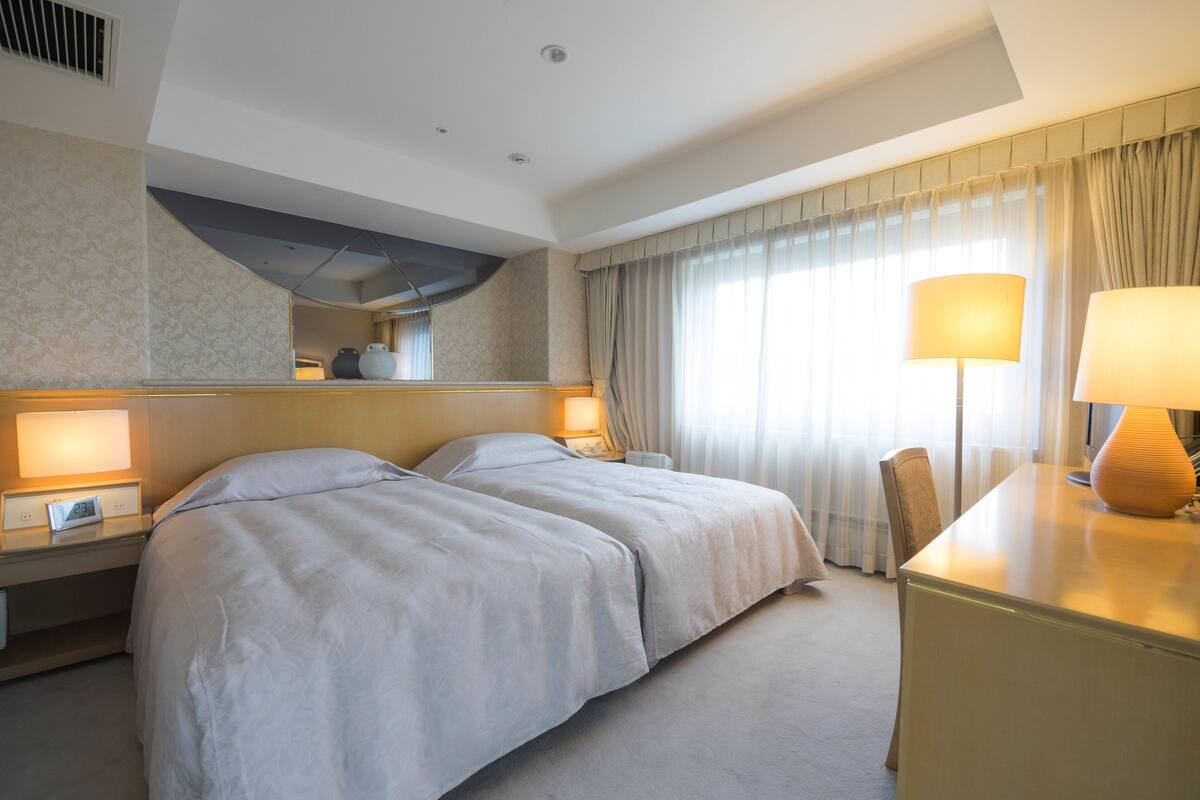 royal suite | 1 bedroom, desk, iron/ironing board, free wifi