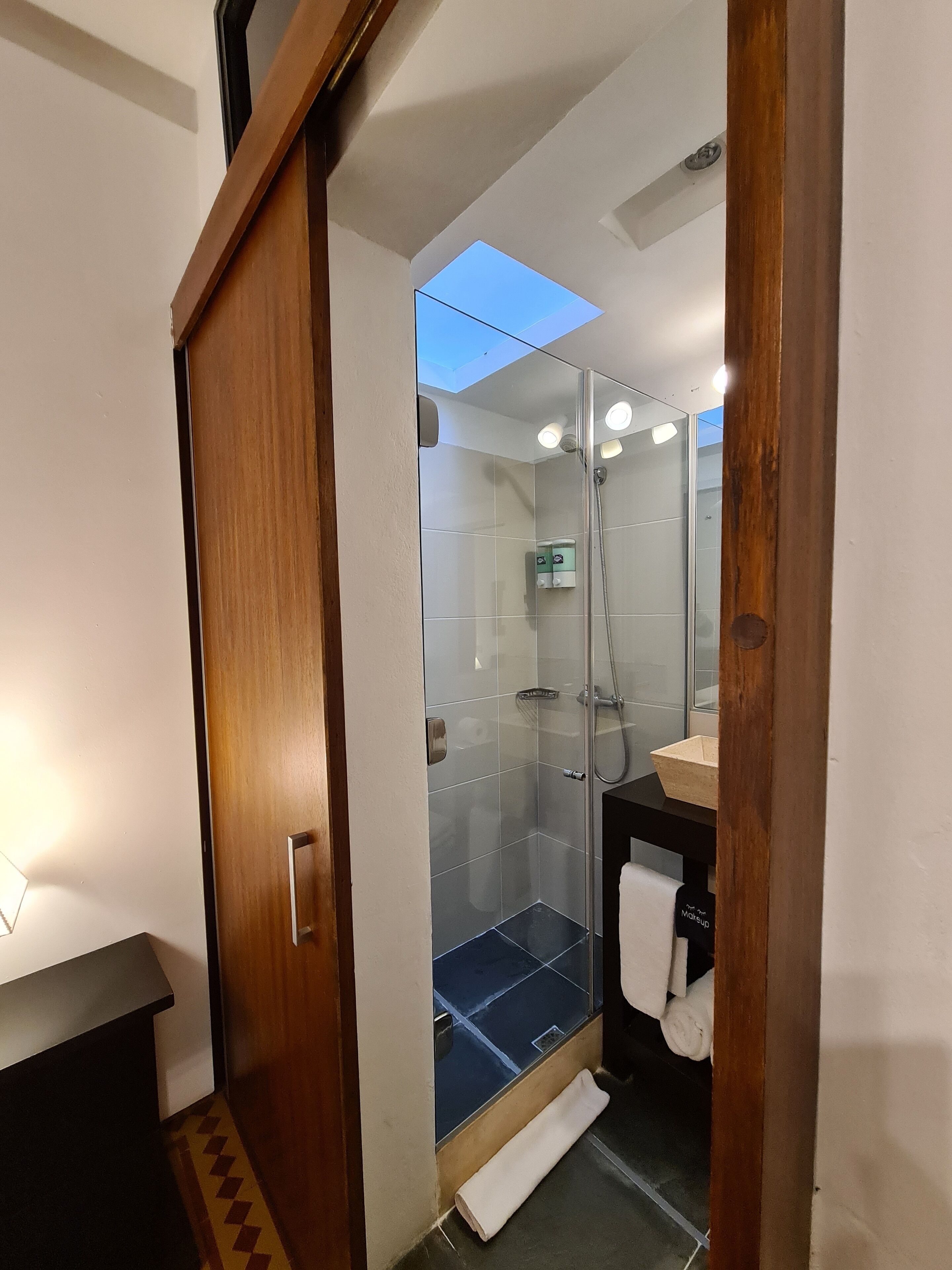 standard room | bathroom | shower, free toiletries, hair dryer, towels