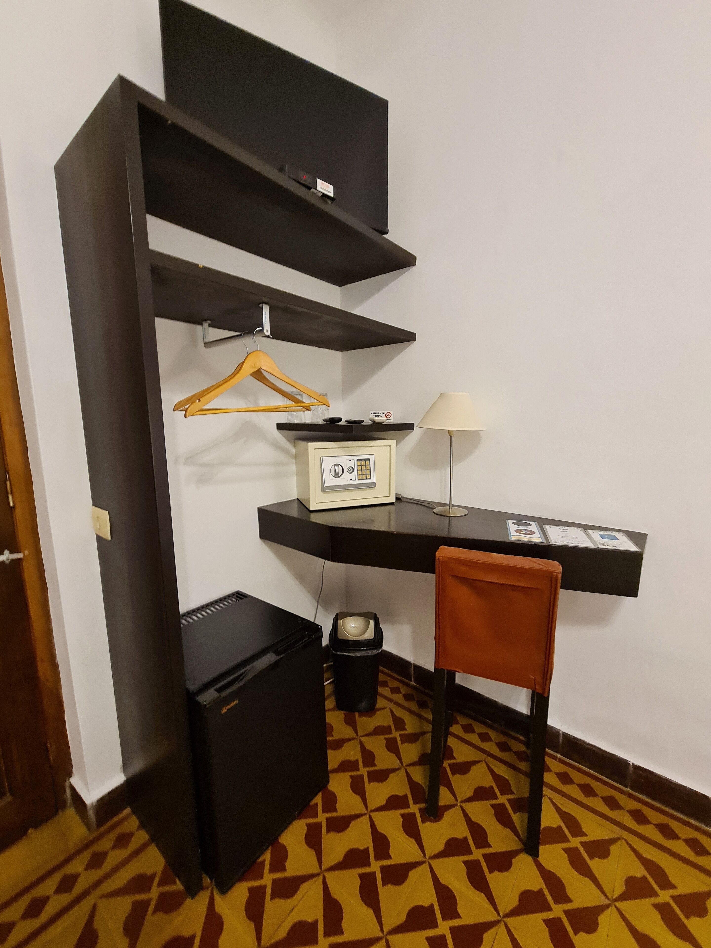 standard room | 1 bedroom, minibar, in-room safe, desk