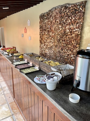 Tägliches inbegriffenes Frühstücksbuffet