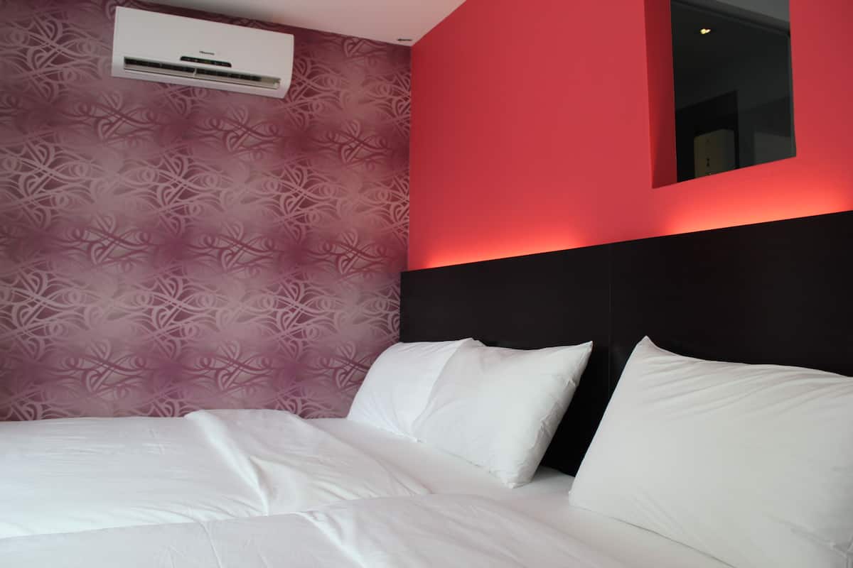 Deluxe Room (Family) | Premium bedding, desk, iron/ironing board, rollaway beds