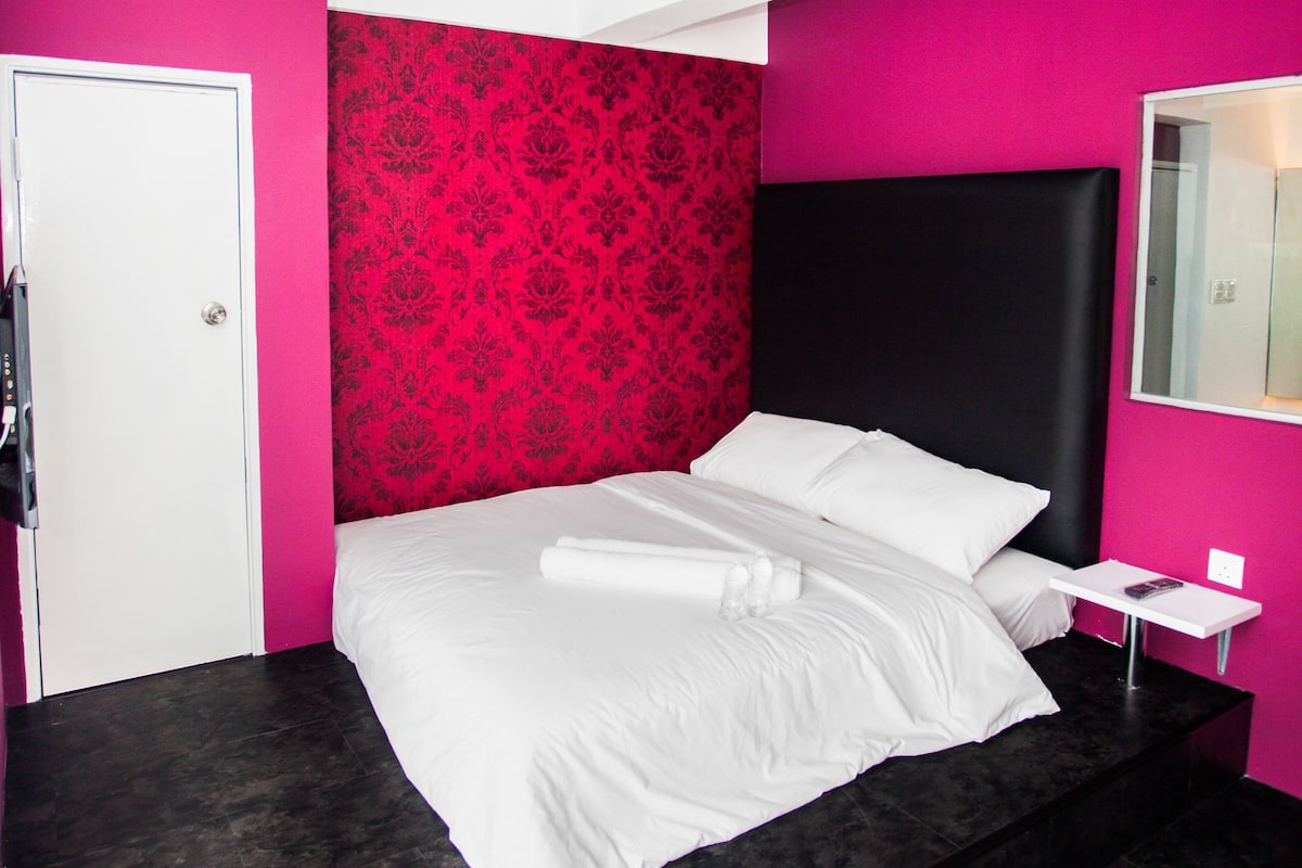 Eiffel Boutique | Premium bedding, desk, iron/ironing board, rollaway beds