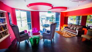 Lobby sitting area - Eiffel Hotel Kelana Jaya (Petaling Jaya)