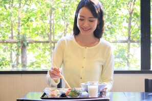 매일 일식 아침 식사(1인당 JPY 1000)