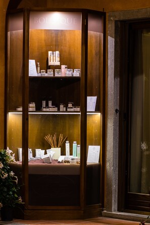 Gift shop - Phi Hotel Corte delle Terme (Viterbo)