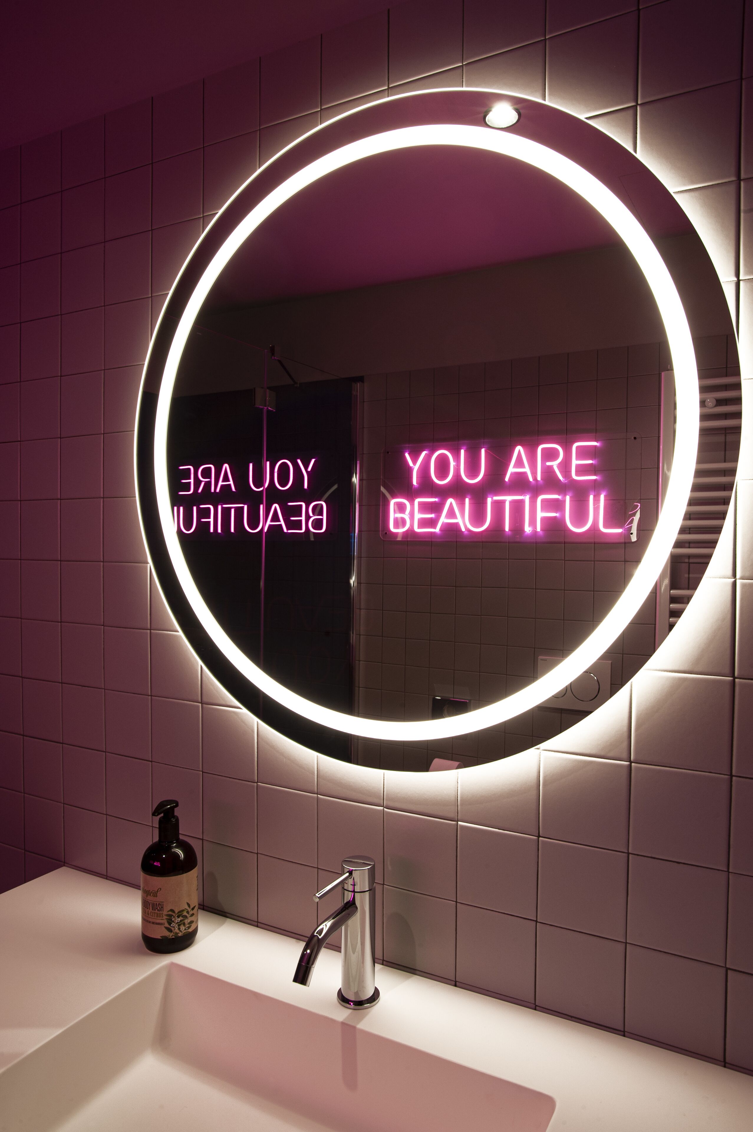 shower, rainfall showerhead, free toiletries, hair dryer