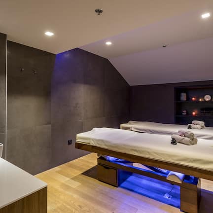 Couples treatment rooms, sauna, steam room, body treatments