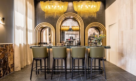 Bar (on property). Cornaro Hotel