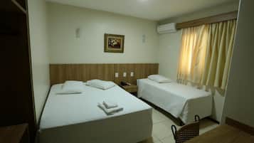 Minibar, wifi gratis y ropa de cama