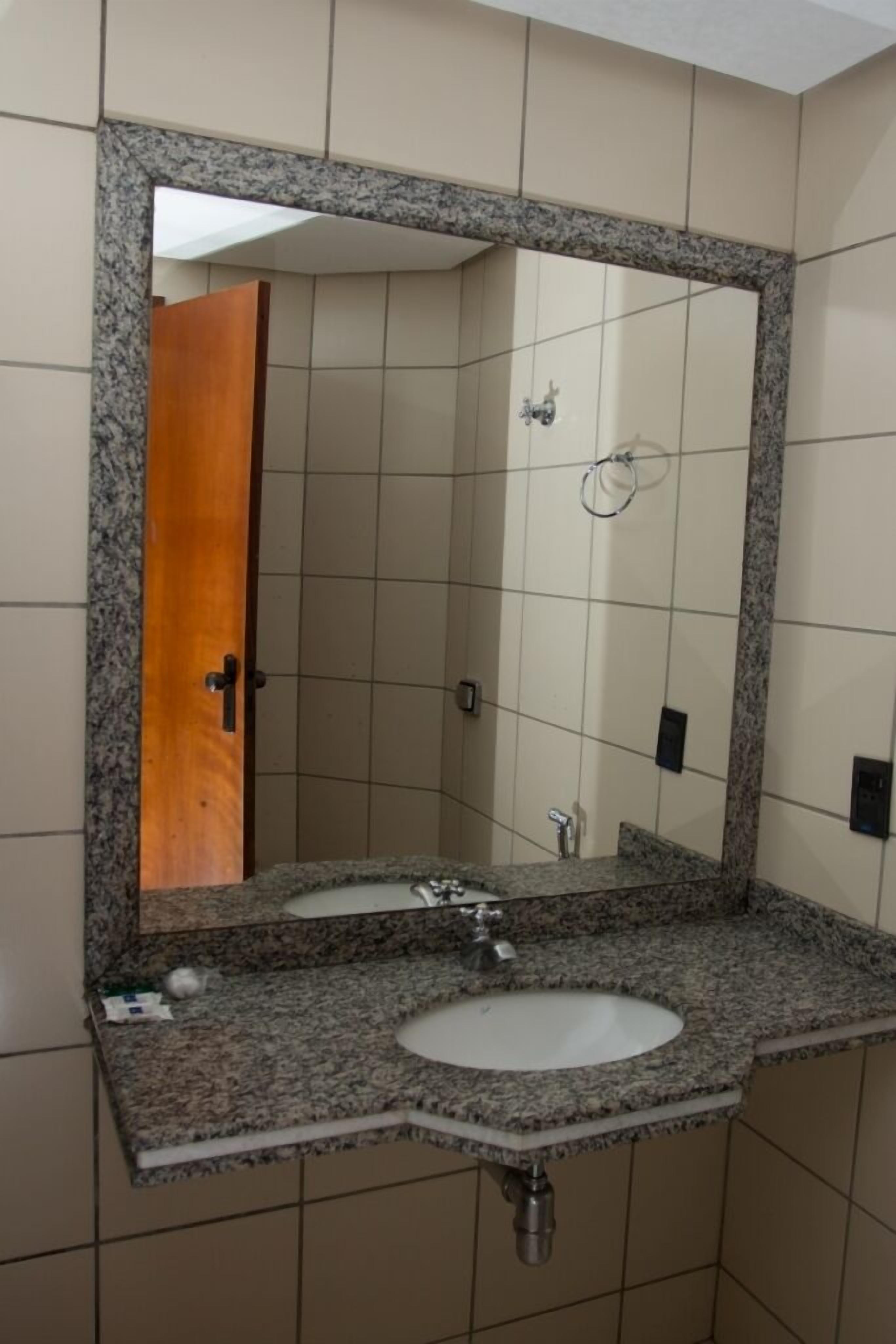 double room | bathroom sink