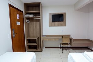 Minibar, free WiFi, bed sheets - Montblanc Hotel (Uberlandia)
