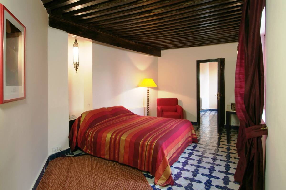 Superior Double Room (Santo Domingo) | Individually decorated, individually furnished, free WiFi, bed sheets