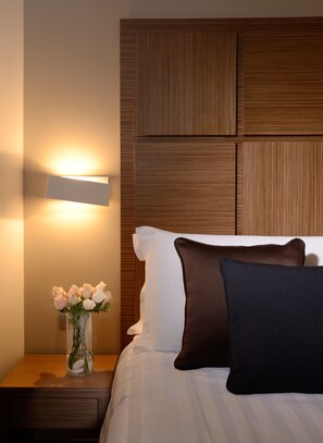 Minibar, safe på rommet, skrivebord og wi-fi (inkludert)