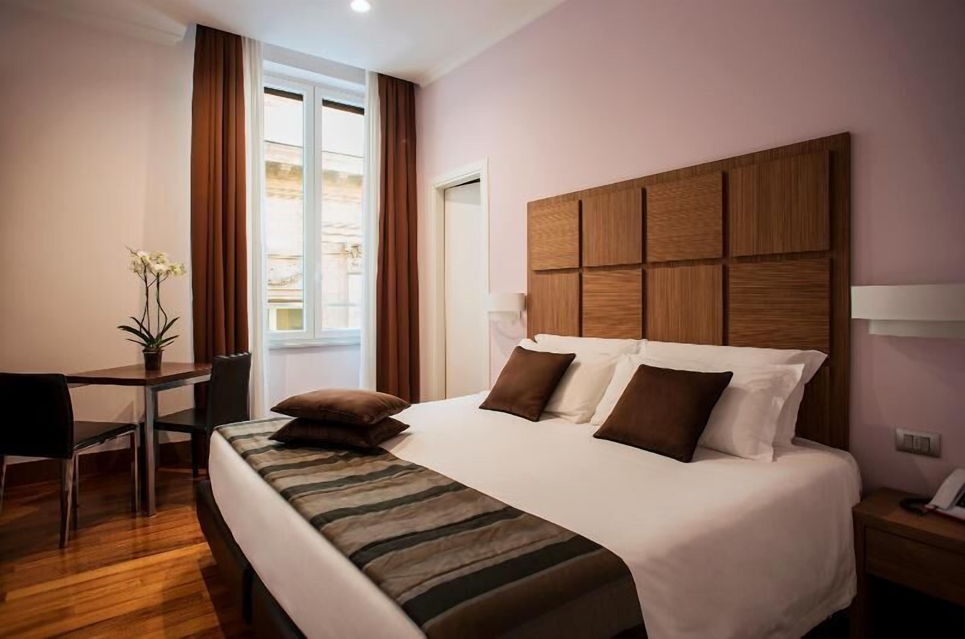 Minibar, una cassaforte in camera, una scrivania, Wi-Fi gratuito