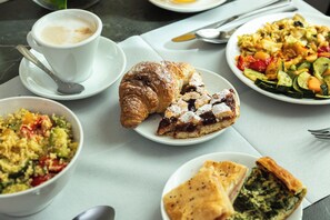 Daily buffet breakfast for a fee