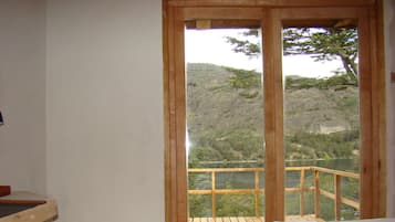 Quarto standard | Roupas de cama premium, edredons de pluma, individualmente mobiliados