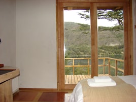 Ropa de cama de alta calidad, cubrecamas y muebles diferentes 