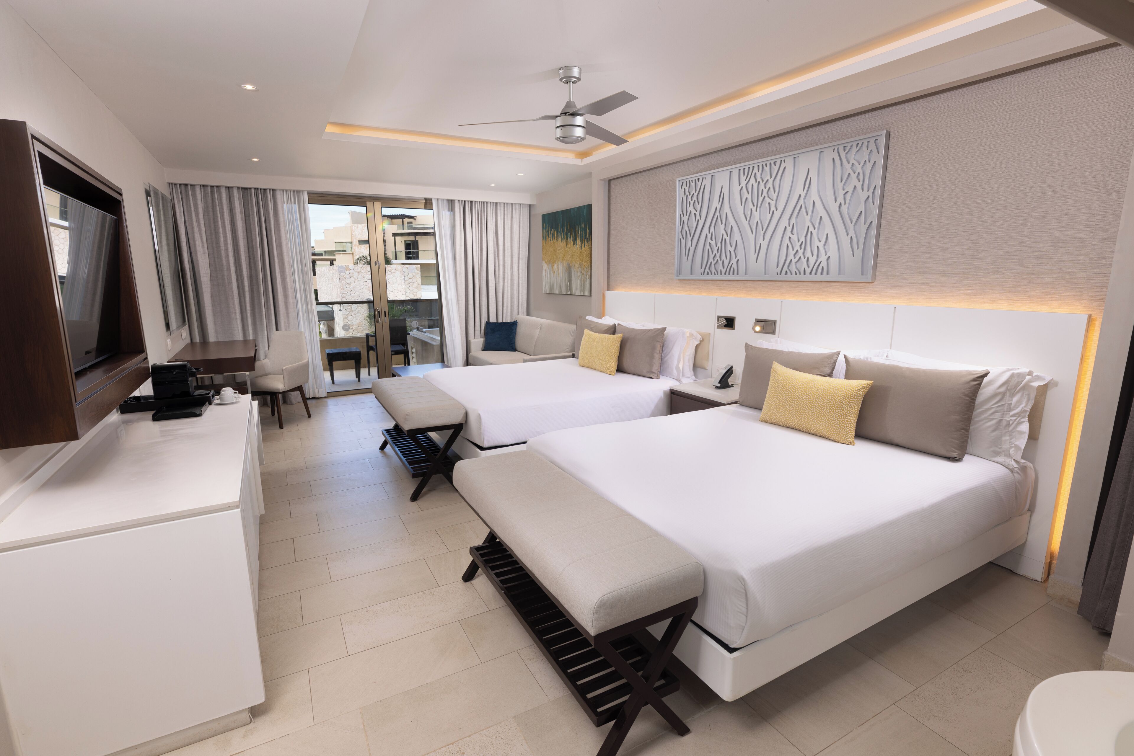 Premium bedding, free minibar, in-room safe, desk