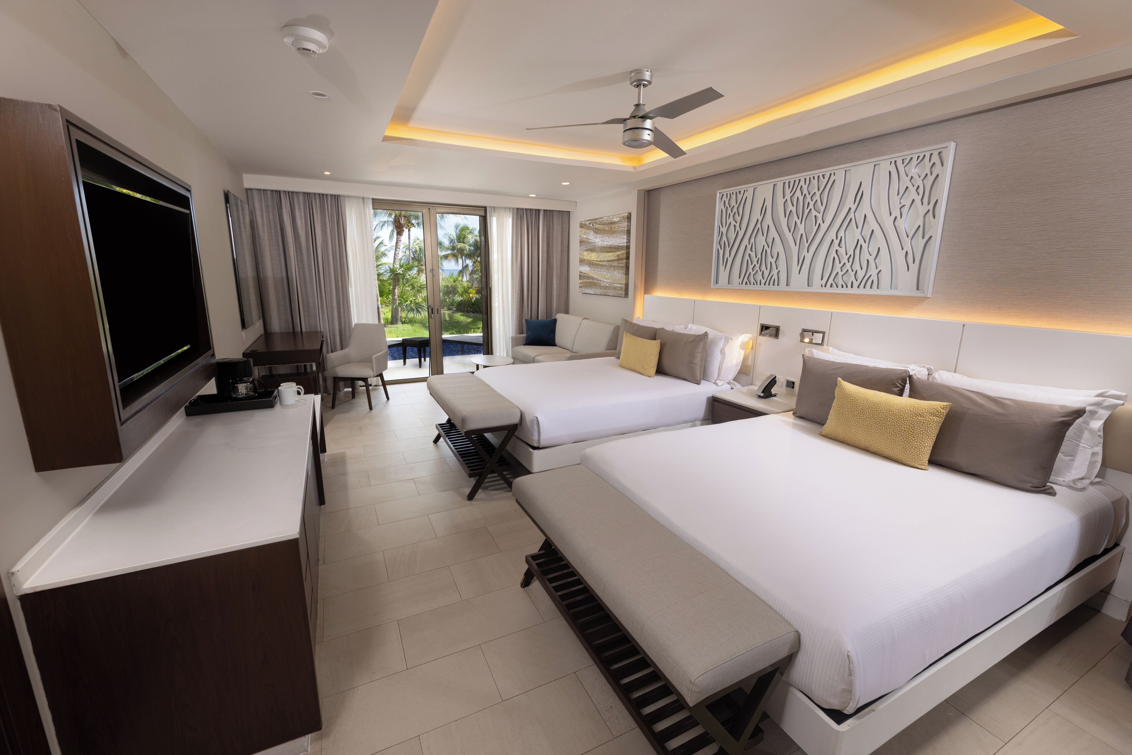 Premium bedding, free minibar, in-room safe, desk