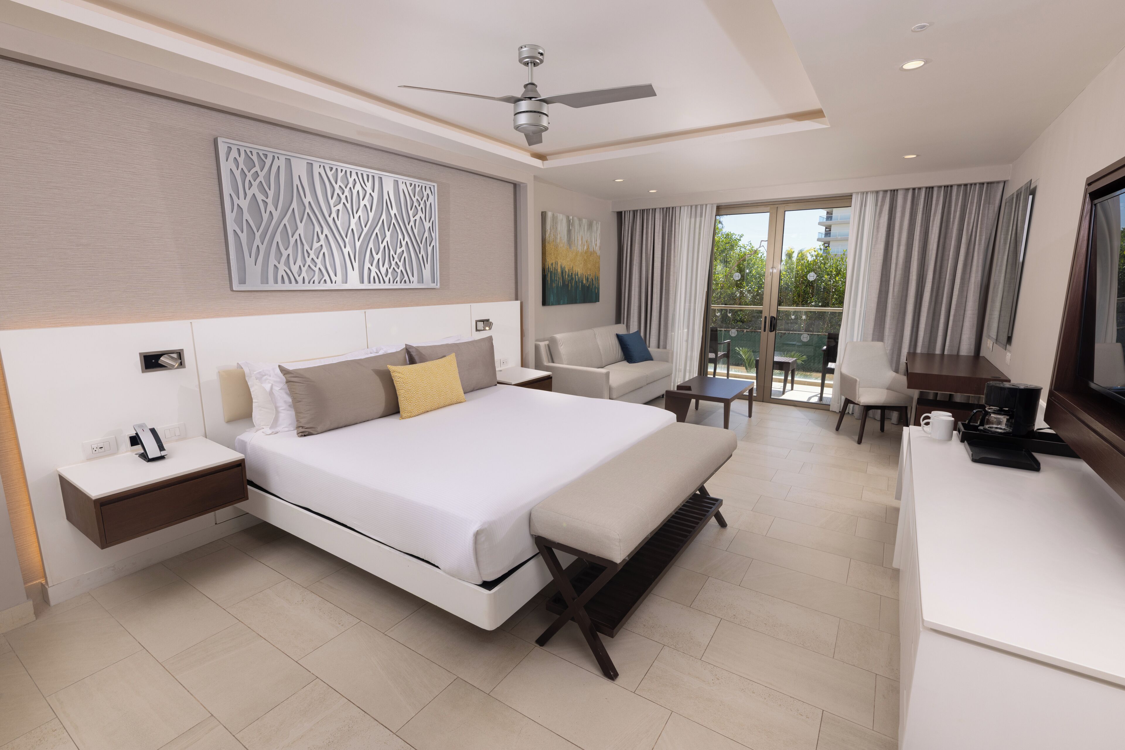 Premium bedding, free minibar, in-room safe, desk