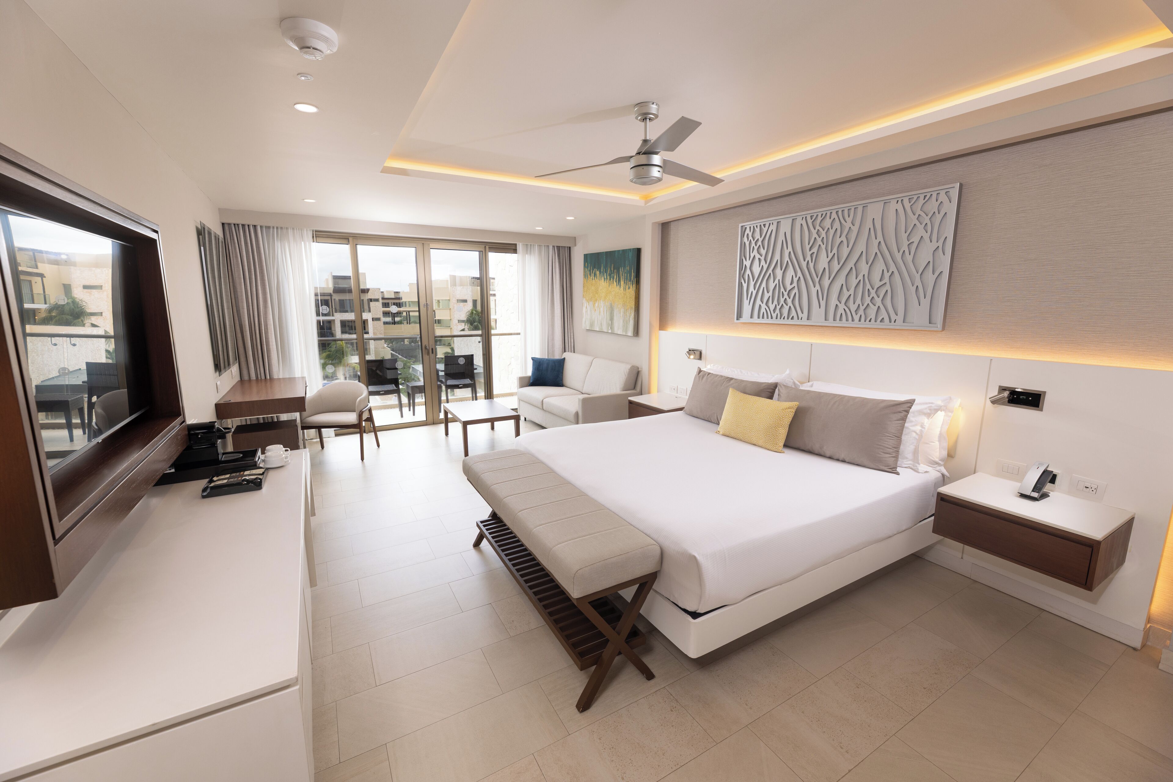 Premium bedding, free minibar, in-room safe, desk