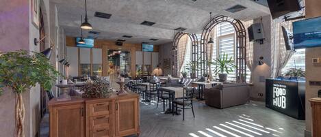 Aamiainen ja lounas, moderni eurooppalainen keittiö