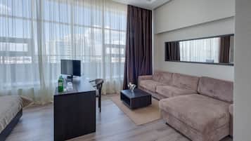Studio | Living area | 40-inch LCD TV with cable channels, TV