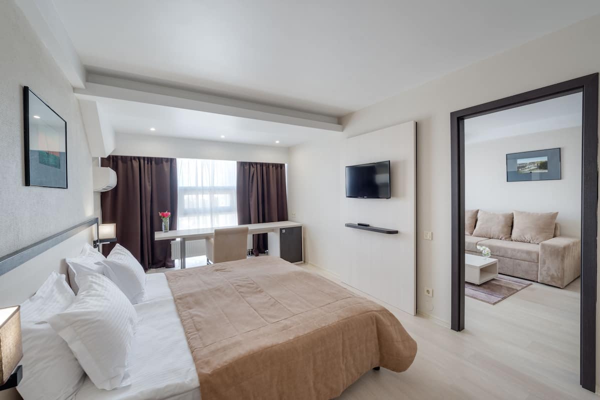 Ropa de cama hipoalergénica y minibar 