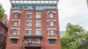 A multi-story brick building with a flat roof and large windows. - The Saint James Hotel, an Ascend Collection Hotel (Toronto)