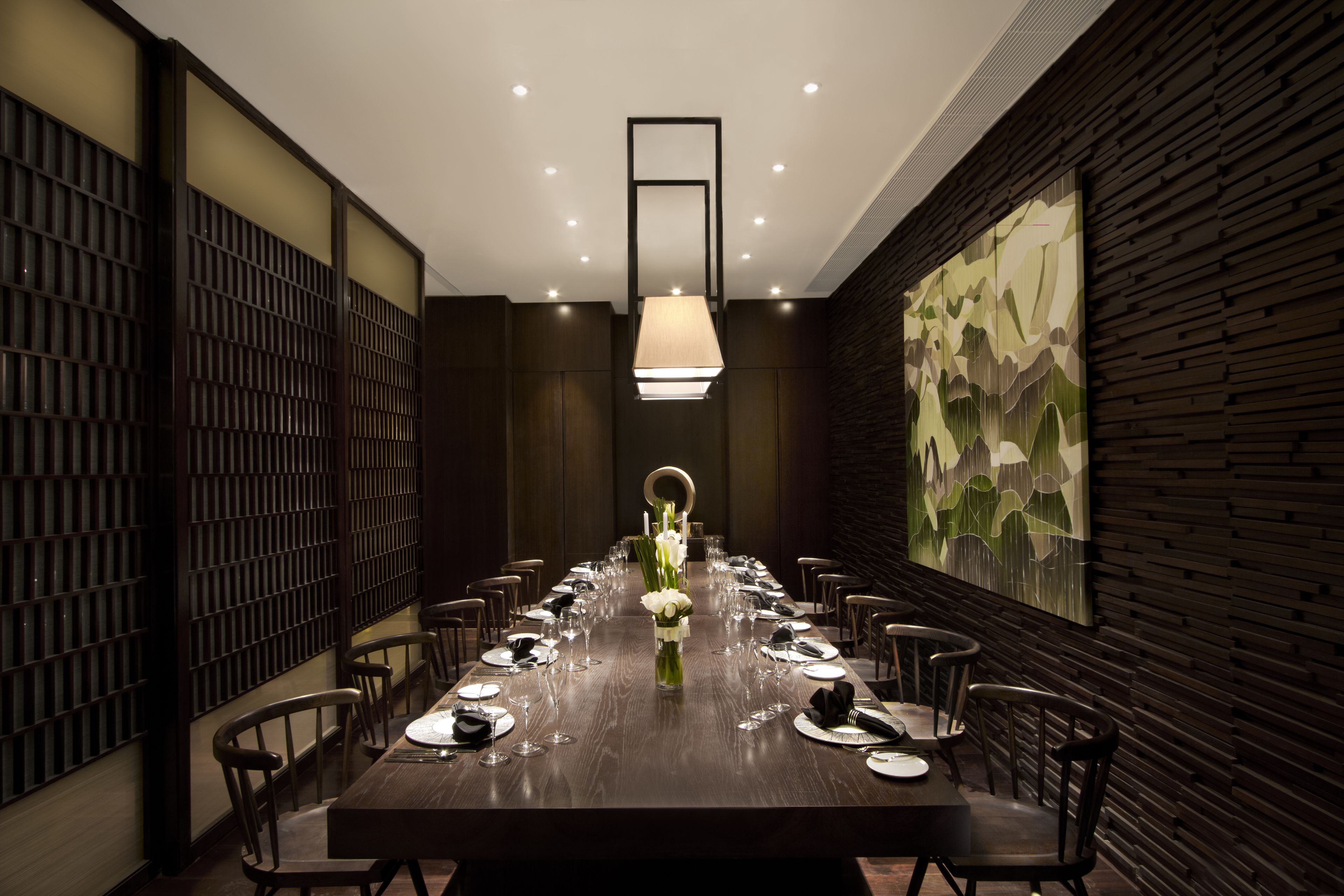 3 restaurants, breakfast, lunch, dinner served; regional cuisine