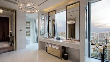 Room, 1 King Bed | Bathroom