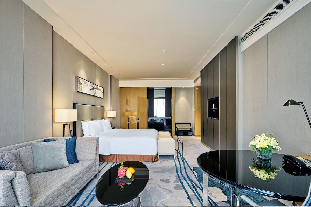 minibar, in-room safe, desk, soundproofing