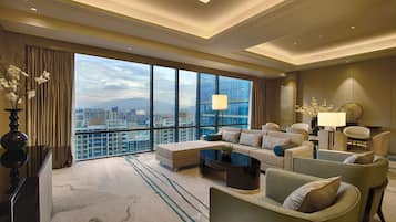 Room, 1 King Bed | Living area | 42-inch LED TV with digital channels, TV, DVD player
