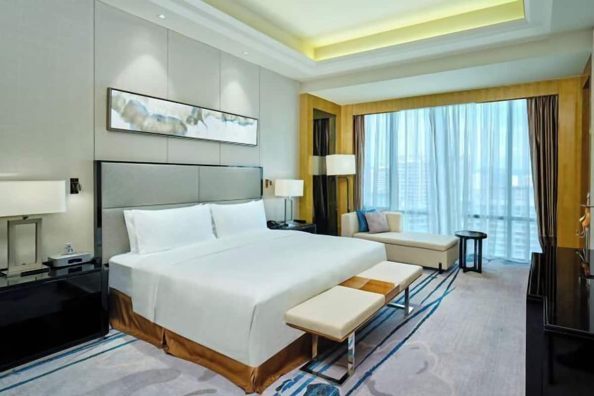 Minibar, in-room safe, desk, soundproofing