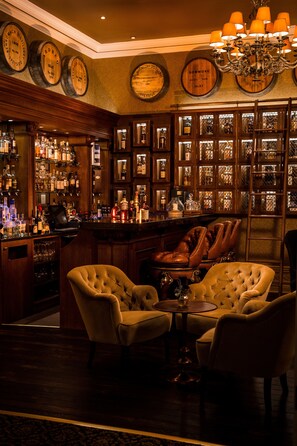 2 bars/lounges - Trump Macleod House & Lodge (Aberdeen)